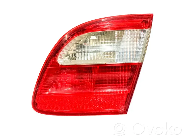 Mercedes-Benz E W211 Lampy tylnej klapy bagażnika A2118200777