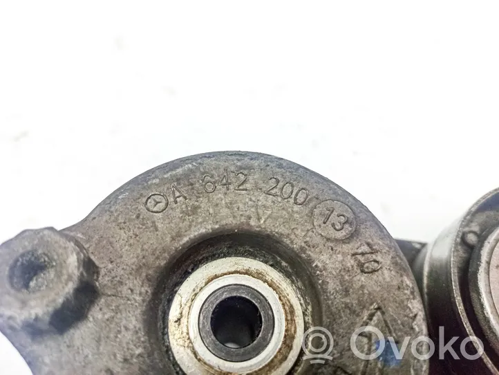 Mercedes-Benz R W251 Napinacz paska alternatora A6422001370