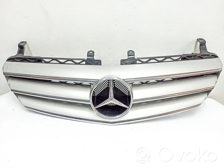 Mercedes-Benz R W251 Maskownica / Grill / Atrapa górna chłodnicy A2518880623