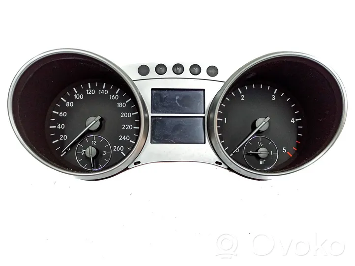 Mercedes-Benz R W251 Geschwindigkeitsmesser Cockpit A2514405211