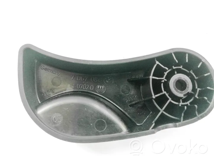 BMW 3 E92 E93 Engine bonnet (hood) release handle 7067086