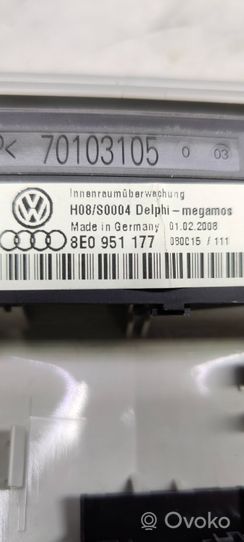 Audi A4 S4 B7 8E 8H Éclairage lumière plafonnier avant 8E0951177
