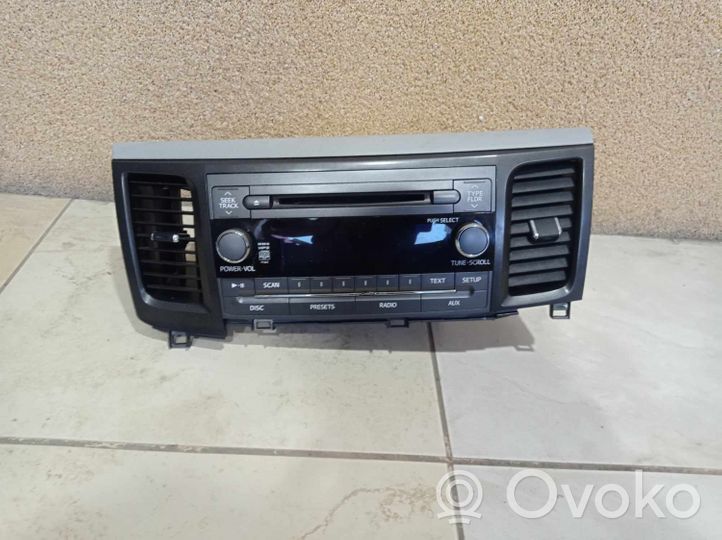 Toyota Sienna XL30 III Panel / Radioodtwarzacz CD/DVD/GPS 8612008270