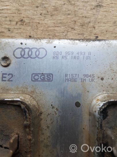 Audi A6 S6 C5 4B Relè della ventola di raffreddamento 8D0959493A