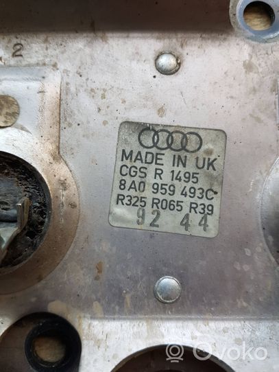 Audi 80 90 S2 B4 Jäähdytyspuhaltimen rele 8A0959493C