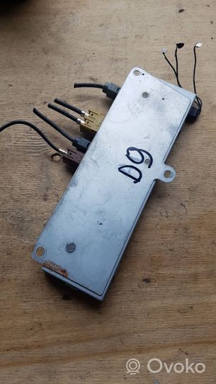 Audi A4 S4 B6 8E 8H Aerial antenna amplifier 8E9035225P