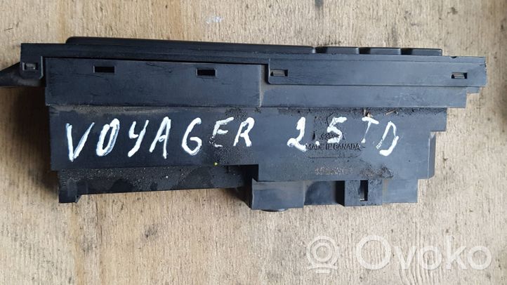Chrysler Voyager Przycisk / Przełącznik ogrzewania szyby przedniej / czołowej 93596A