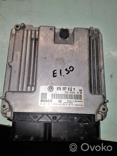 Volkswagen Touareg I Calculateur moteur ECU 070997016M