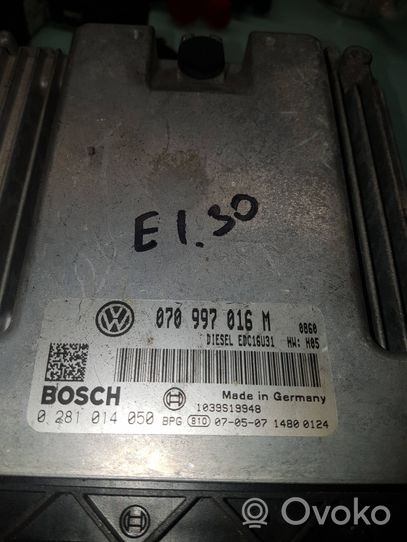 Volkswagen Touareg I Sterownik / Moduł ECU 070997016M