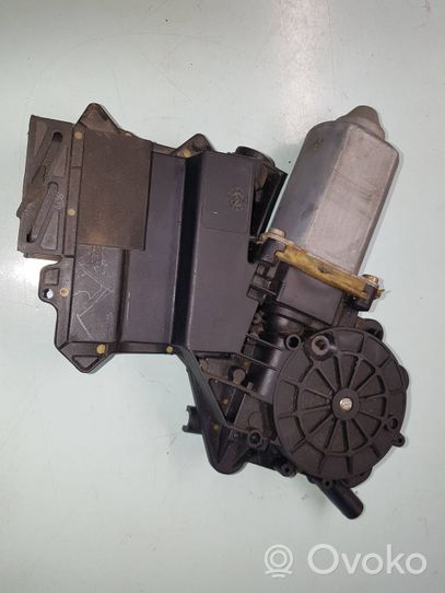 Volkswagen Sharan Takaoven ikkunan nostomoottori 7M0959812A