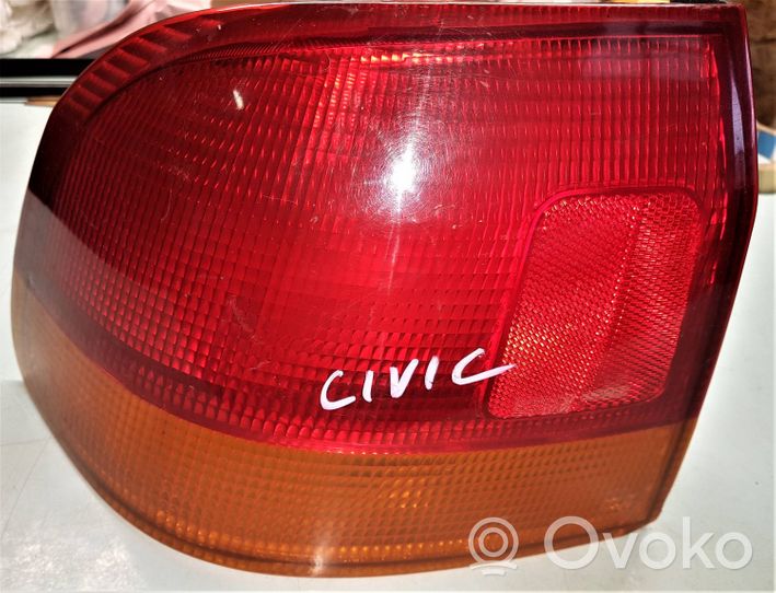 Honda Civic Feux arrière / postérieurs 7440