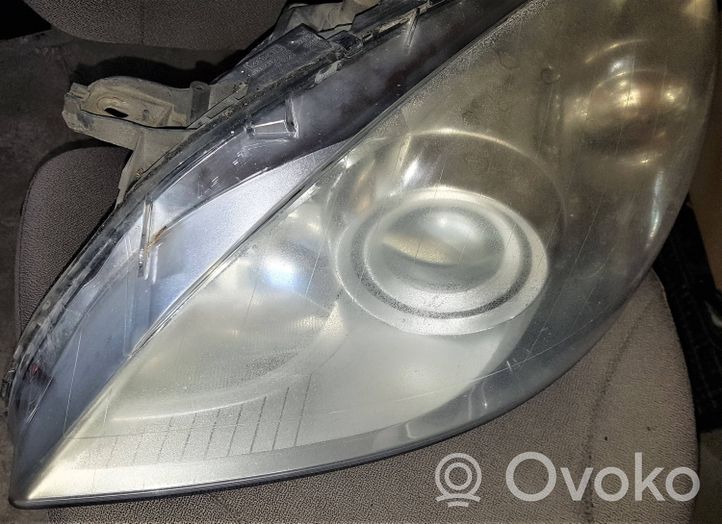 Mercedes-Benz B W245 Lampa przednia A1698204561