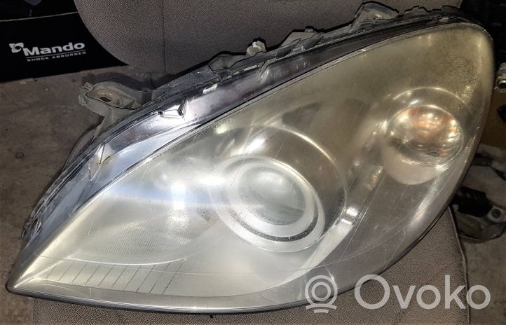 Mercedes-Benz B W245 Lampa przednia A1698204561