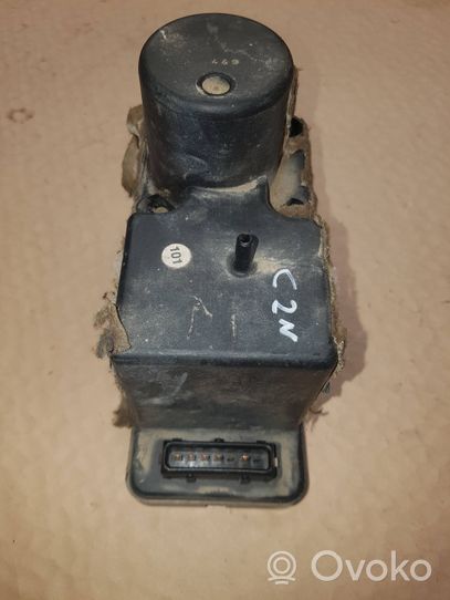 Audi 80 90 S2 B4 Pompe à vide 443862257D