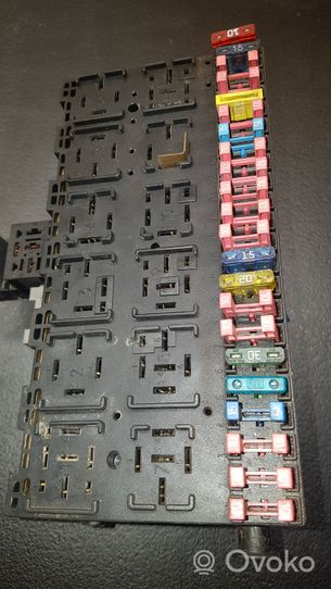 Volkswagen Vento Fuse box set 357937039