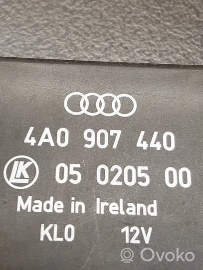 Audi A8 S8 D2 4D Logu tīrītāju intervāla relejs 4A0907440