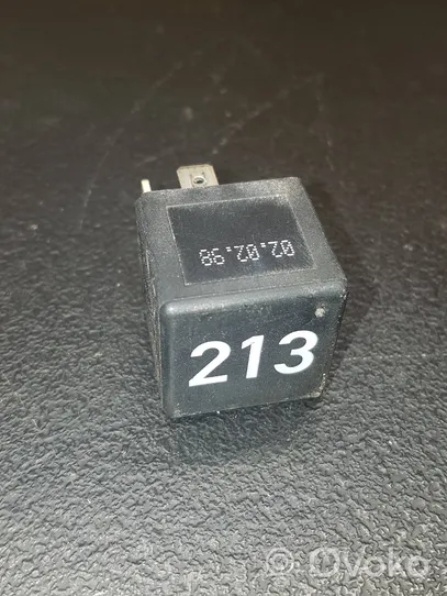 Volkswagen PASSAT B5.5 Other relay 443951253J