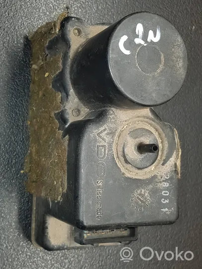 Audi 80 90 S2 B4 Alipainepumppu 443862257H