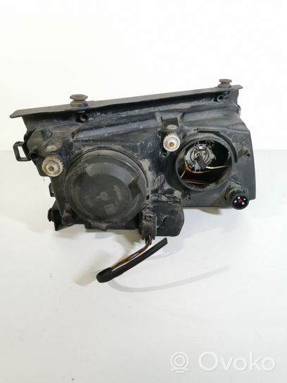 Volkswagen PASSAT B5 Lampa przednia 14869100