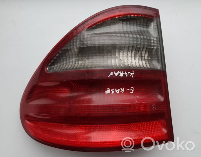 Mercedes-Benz E W210 Luci posteriori A2108205364