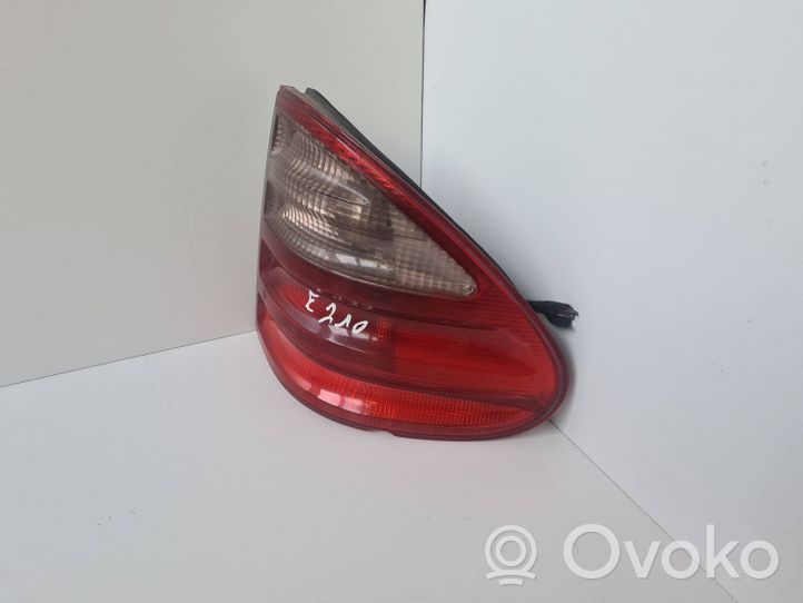 Mercedes-Benz E W210 Luci posteriori A2108205481