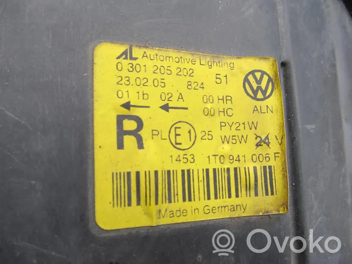 Volkswagen Touran I Lampa przednia 1T0941006F