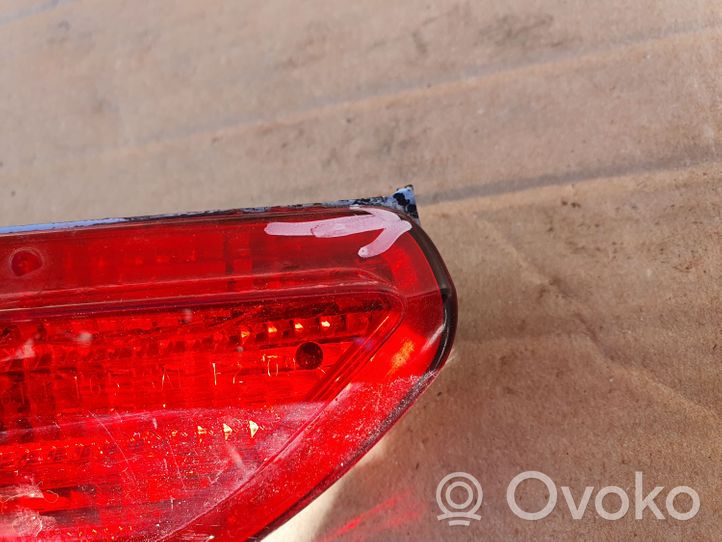 Volkswagen Touareg II Éclairage de pare-chocs arrière 7P6945702F
