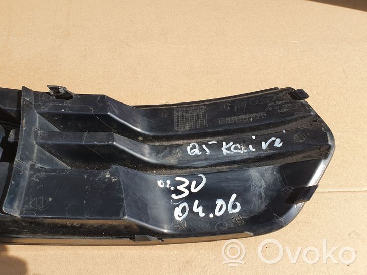 Audi Q5 SQ5 Kratka dolna zderzaka przedniego 8R0807681A