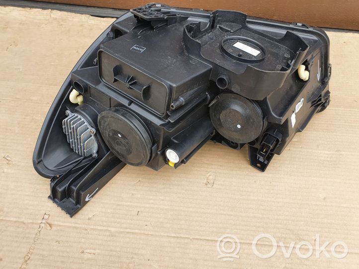 Opel Grandland X Lampa przednia YP00015580