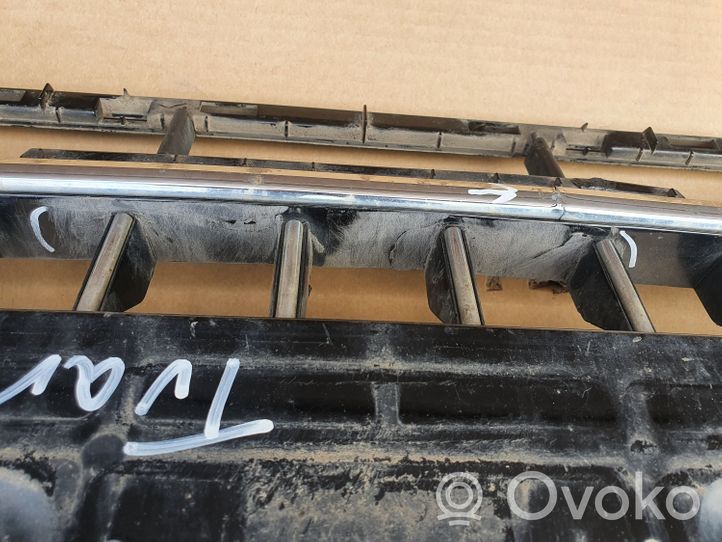 Audi Q5 SQ5 Grille calandre supérieure de pare-chocs avant 8R853651AB