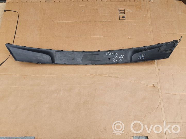 Opel Corsa D Apdailinė priekinio bamperio juosta 475498858