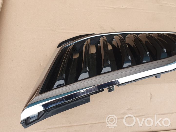 Skoda Octavia Mk3 (5E) Maskownica / Grill / Atrapa górna chłodnicy 5E080