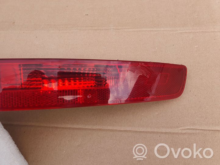 Audi Q5 SQ5 Galinis žibintas bamperyje 8R09450