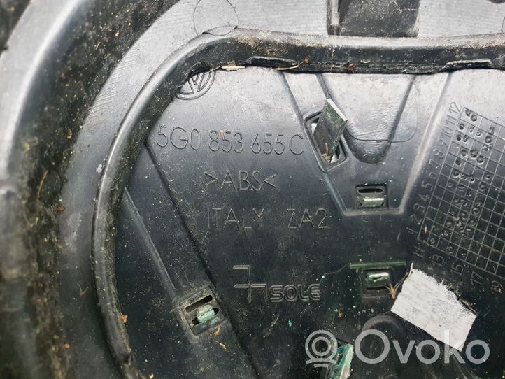 Volkswagen Golf VII Etupuskurin ylempi jäähdytinsäleikkö 5G0853655C