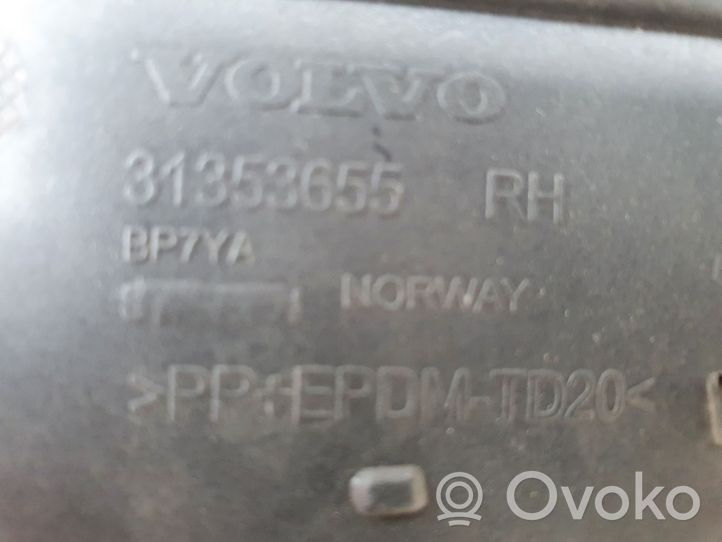 Volvo V60 Moulure de pare-chocs avant BP7YA
