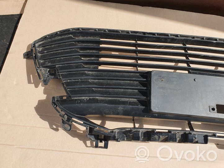 Toyota Corolla E210 E21 Grille inférieure de pare-chocs avant 5311202B50