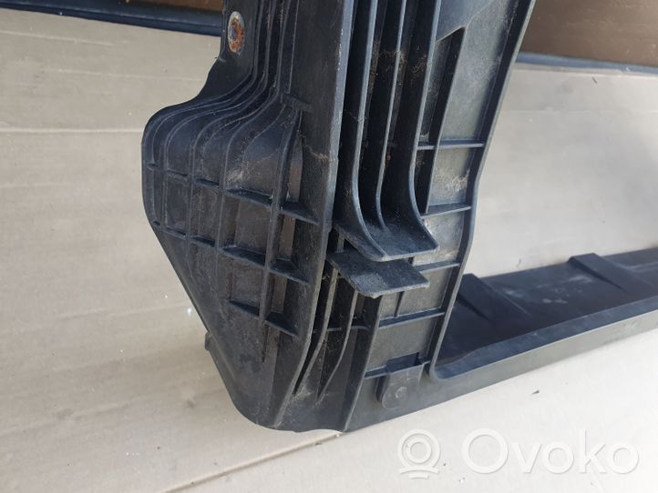 Skoda Rapid (NH) Support de radiateur sur cadre face avant 5JA805588N