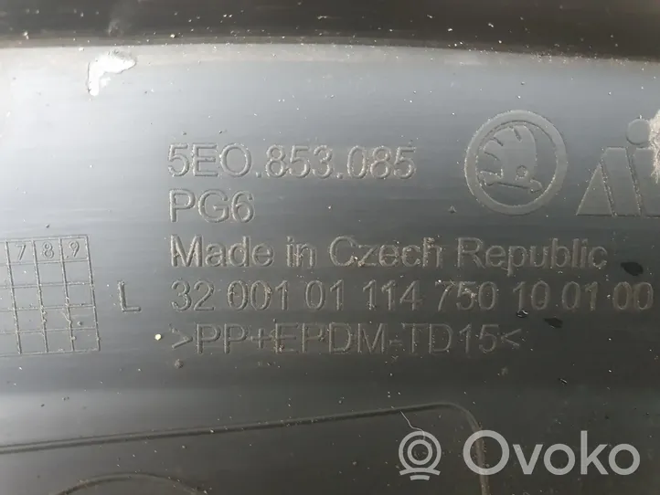 Skoda Octavia Mk3 (5E) Listwa zderzaka przedniego 5E0853085