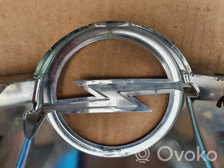 Opel Astra J Manufacturer badge logo/emblem 13368852