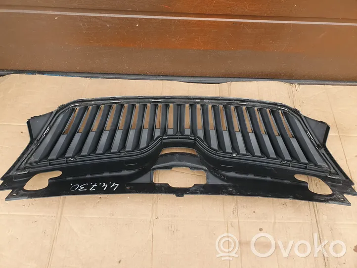 Skoda Rapid (NH) Grille calandre supérieure de pare-chocs avant 5JA853668