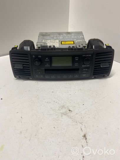 Toyota Corolla E120 E130 Panel / Radioodtwarzacz CD/DVD/GPS 8612002260