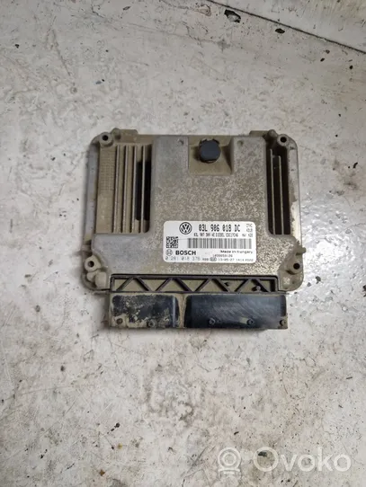 Volkswagen Caddy Calculateur moteur ECU 03L906018DC