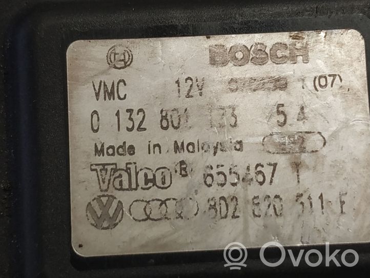 Volkswagen PASSAT B5 Tuloilmaventtiilin käyttömoottori 8D2820511F