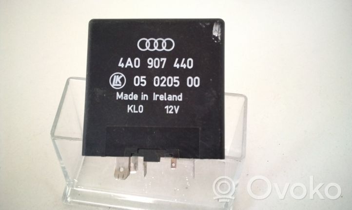 Volkswagen Bora Window wiper interval relay 4A0907440