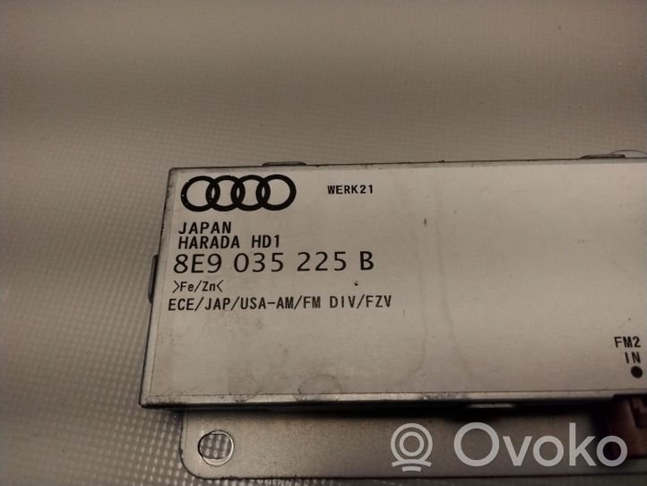 Audi A4 S4 B5 8D Wzmacniacz anteny 8E9035225B