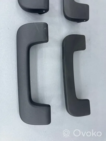 Porsche Macan Un set di maniglie per il soffitto 95b857644