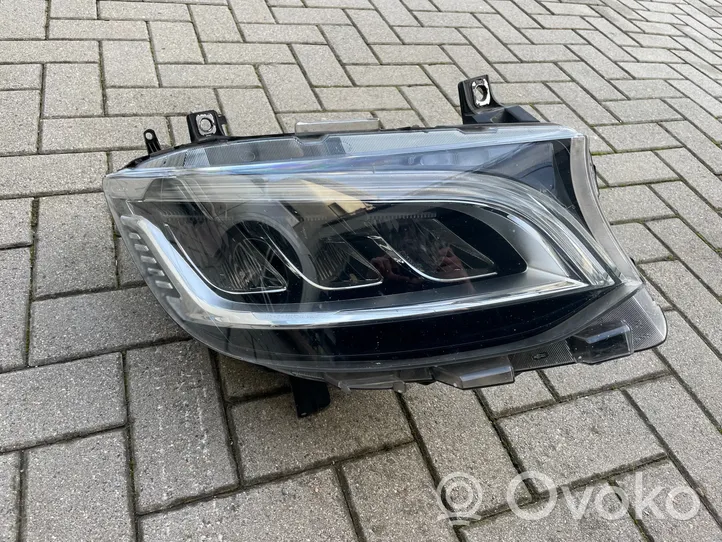 Mercedes-Benz Sprinter W907 W910 Headlight/headlamp A9109065800