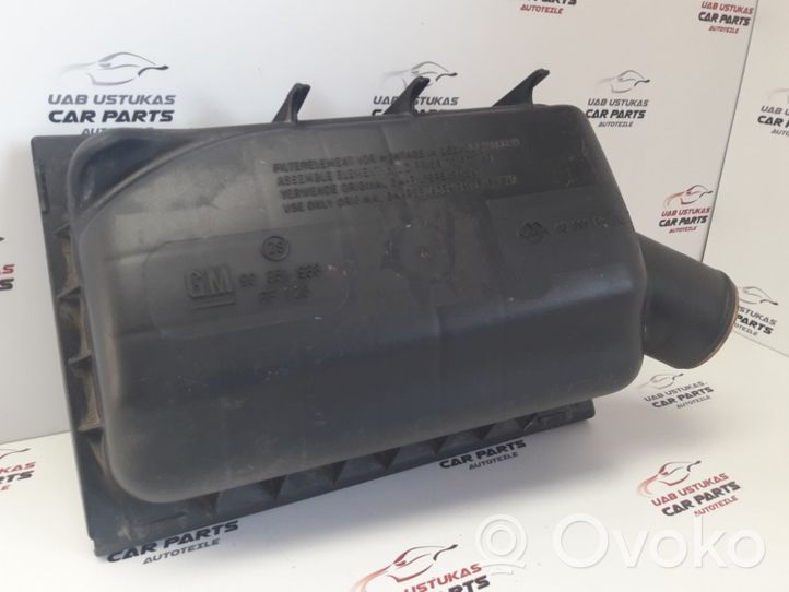 Opel Vectra A Air filter box cover 90351938