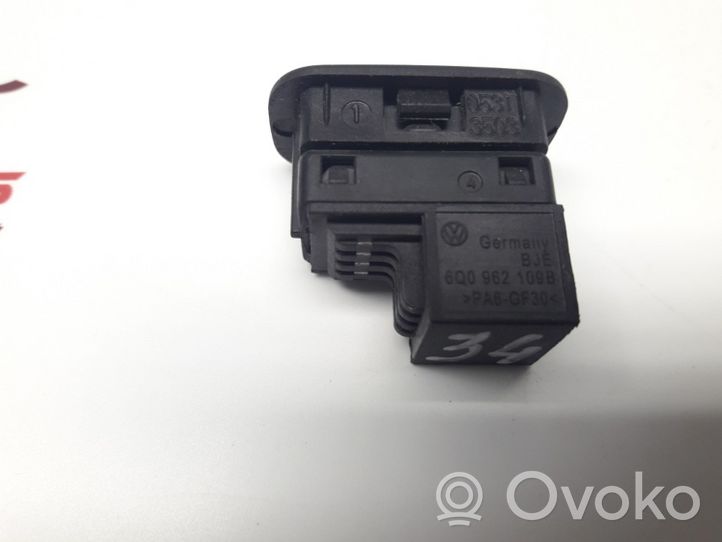 Volkswagen PASSAT B6 Alarm switch 6Q0962109B