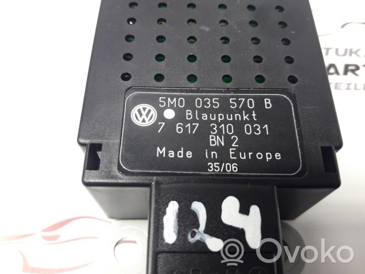 Volkswagen Golf V Amplificateur d'antenne 5M0035570B